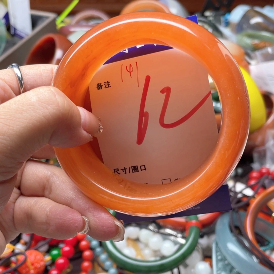 石英岩玉未镶嵌手镯
