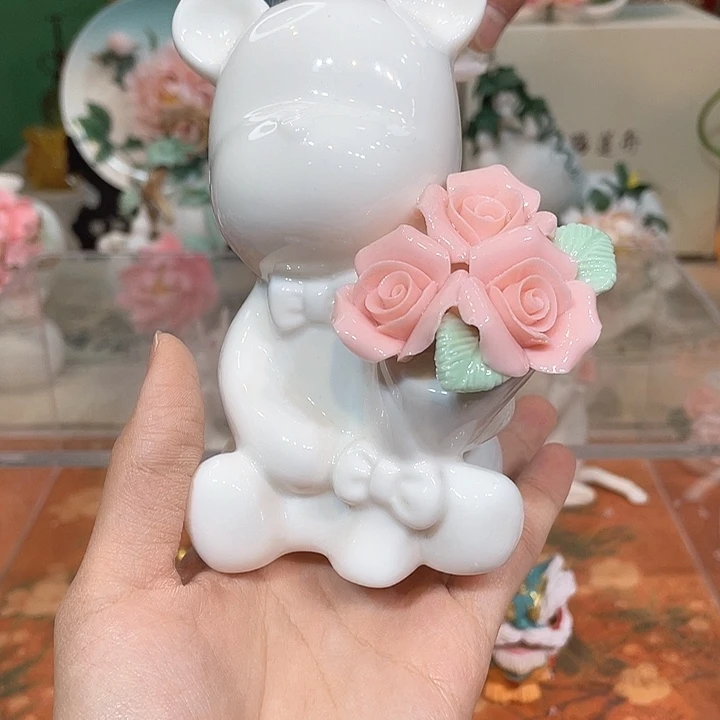 手工陶瓷精致摆件