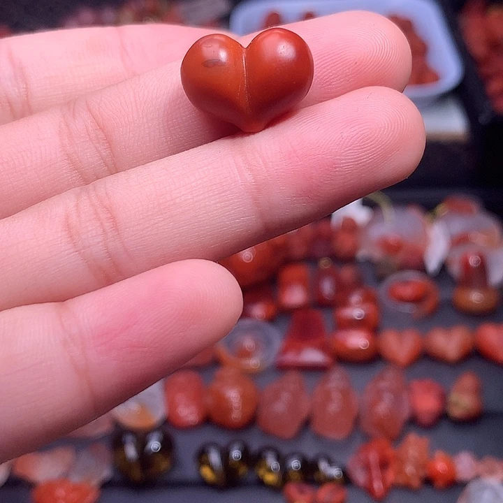 未镶嵌南红玛瑙珠宝半成品屁桃1