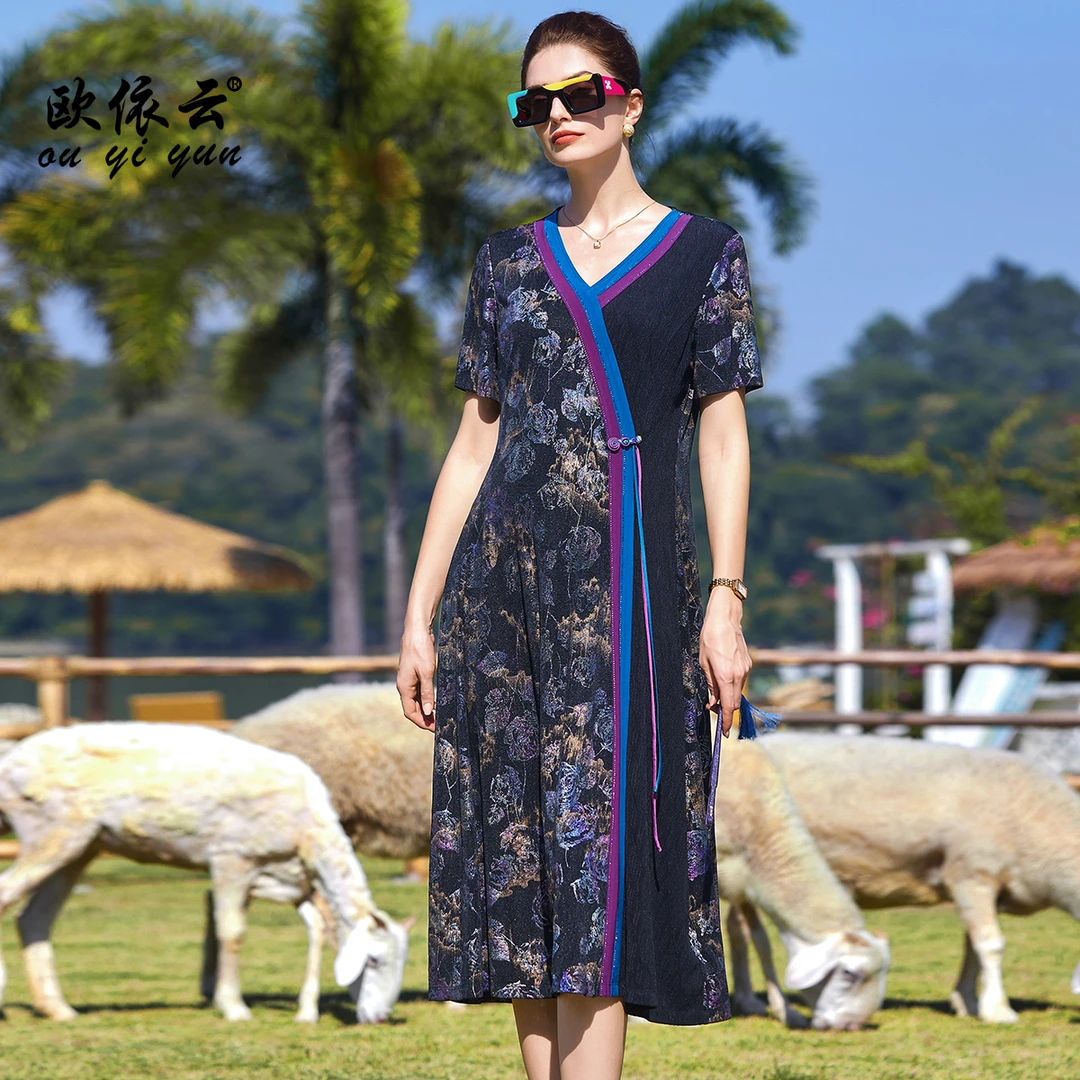 50230欧依云中年洋气妈妈碎花连衣裙夏装2025新款修身大码显瘦裙