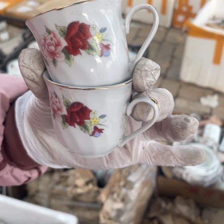 其他盘子碗砂锅都有