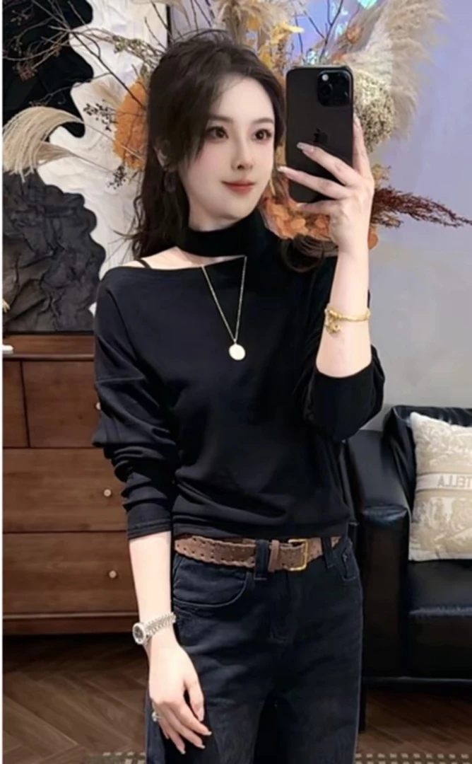 运补6-8   阳光牛仔“心动百利甜”露肩挂脖时尚百搭长袖磨毛上衣