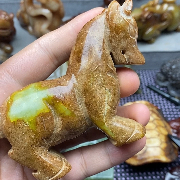 未镶嵌蛇纹石玉颈饰