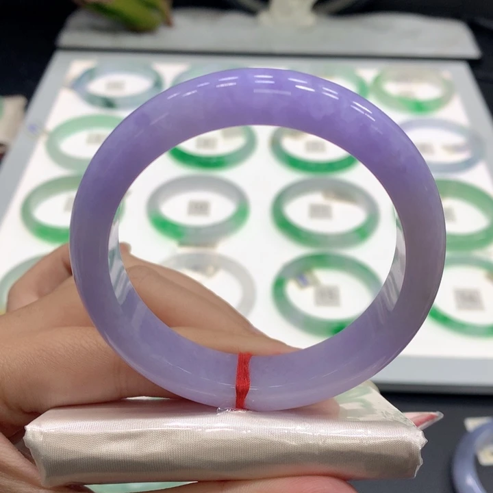 翡翠手镯未镶嵌翡翠