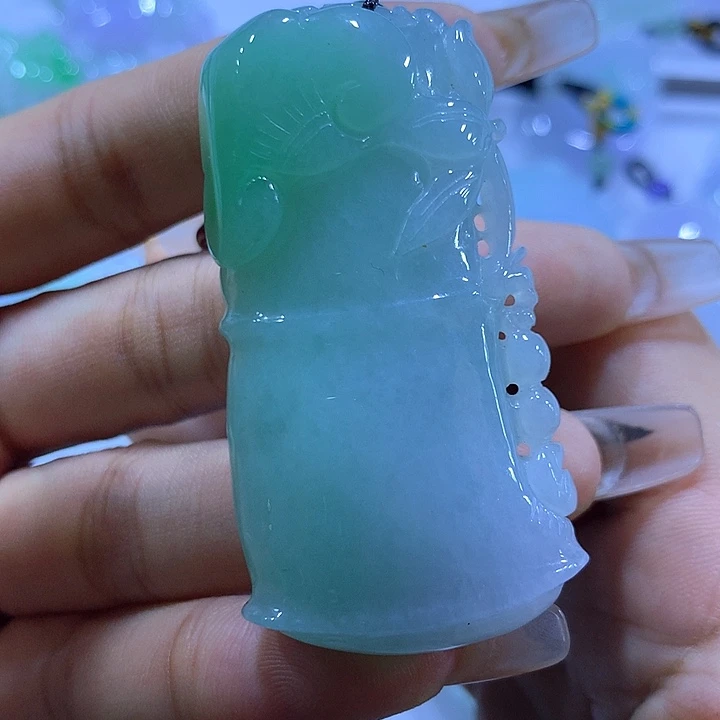 颈饰未镶嵌翡翠天然翡翠A货吊坠