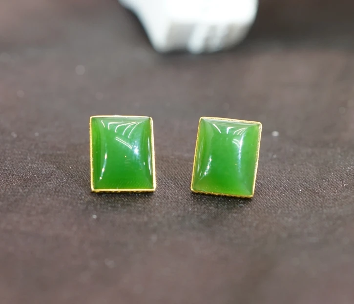 18k和田玉碧玉方形耳钉 CY010810