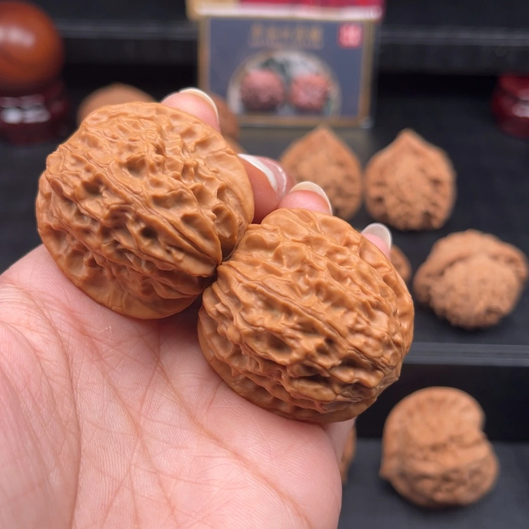 吊坠文玩核桃野生狮子