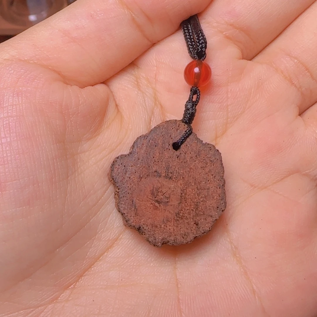 藤类降真香原料直切小吊坠发其一d1