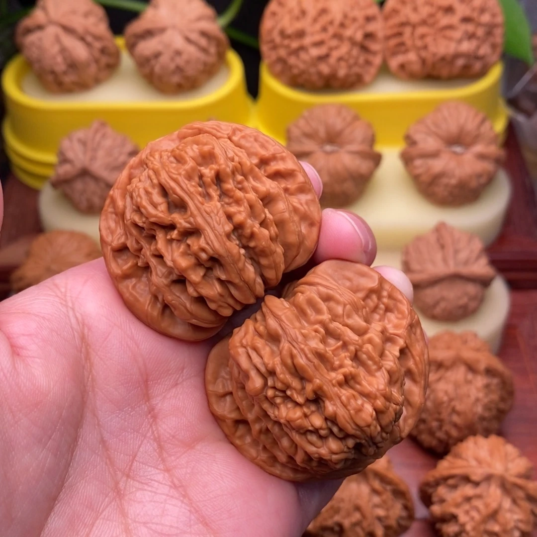 把件文玩核桃43老树红皮四座楼“漏”