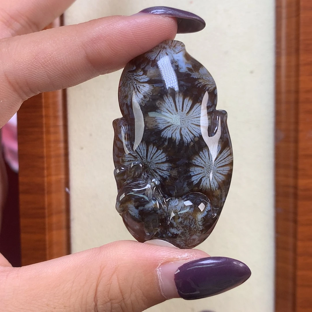 【闪购商品】颈饰未镶嵌硅化珊瑚（珊瑚玉）黑底白花（30号）