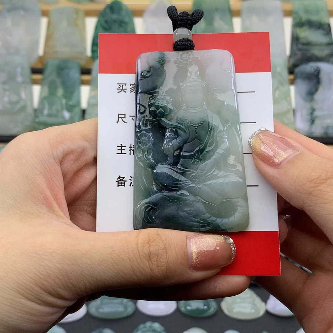 翡翠未镶嵌颈饰普贤菩萨