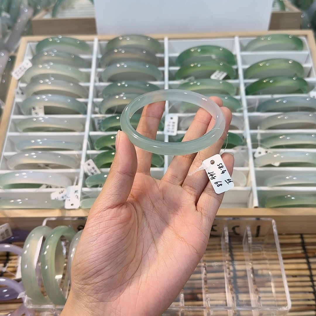 玛瑙/玉髓未镶嵌手镯圈口58.4