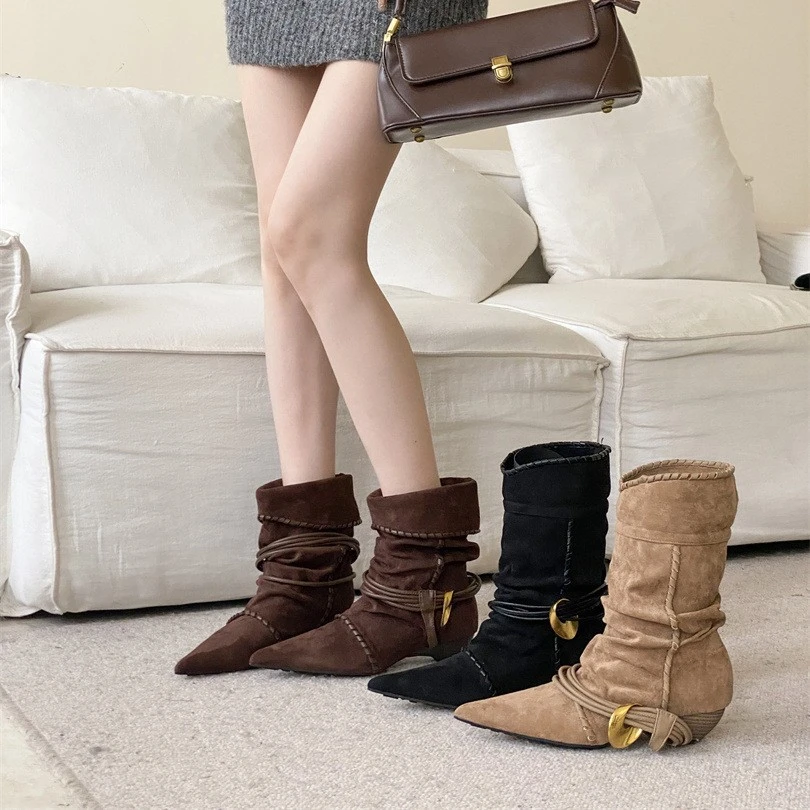 复古秋冬尖头牛仔时尚百搭短靴女秋季现货绒面中筒