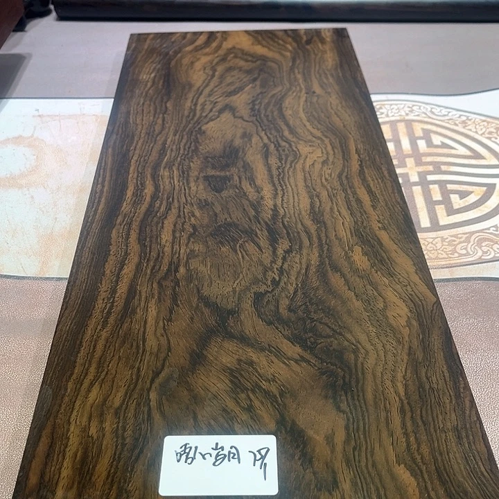 非洲紫檀（红花梨）唔**月