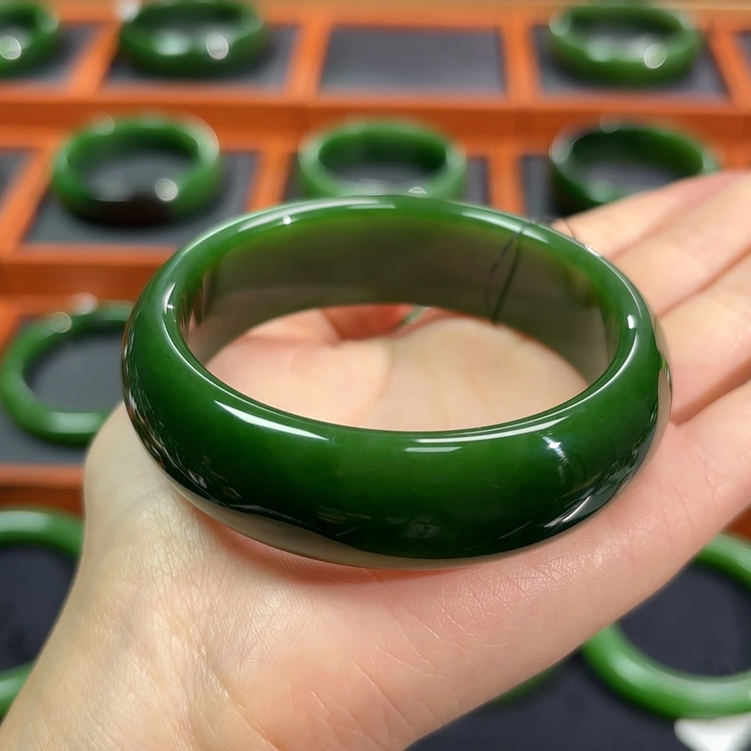 和田玉（碧玉）未镶嵌手镯菠菜绿
