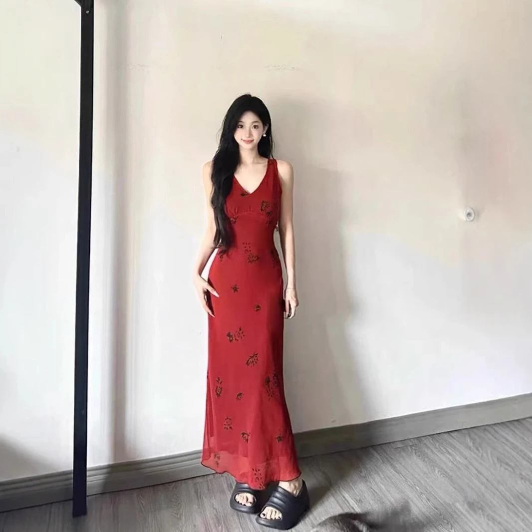 你的战袍~复古红色v领吊带连衣裙夏季纯欲风收腰包臀裙气质长裙