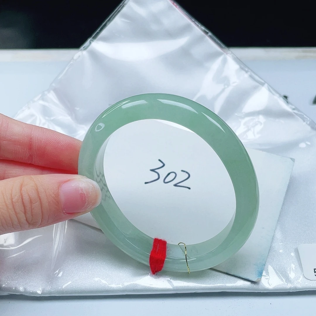 翡翠未镶嵌手镯53+贵妃