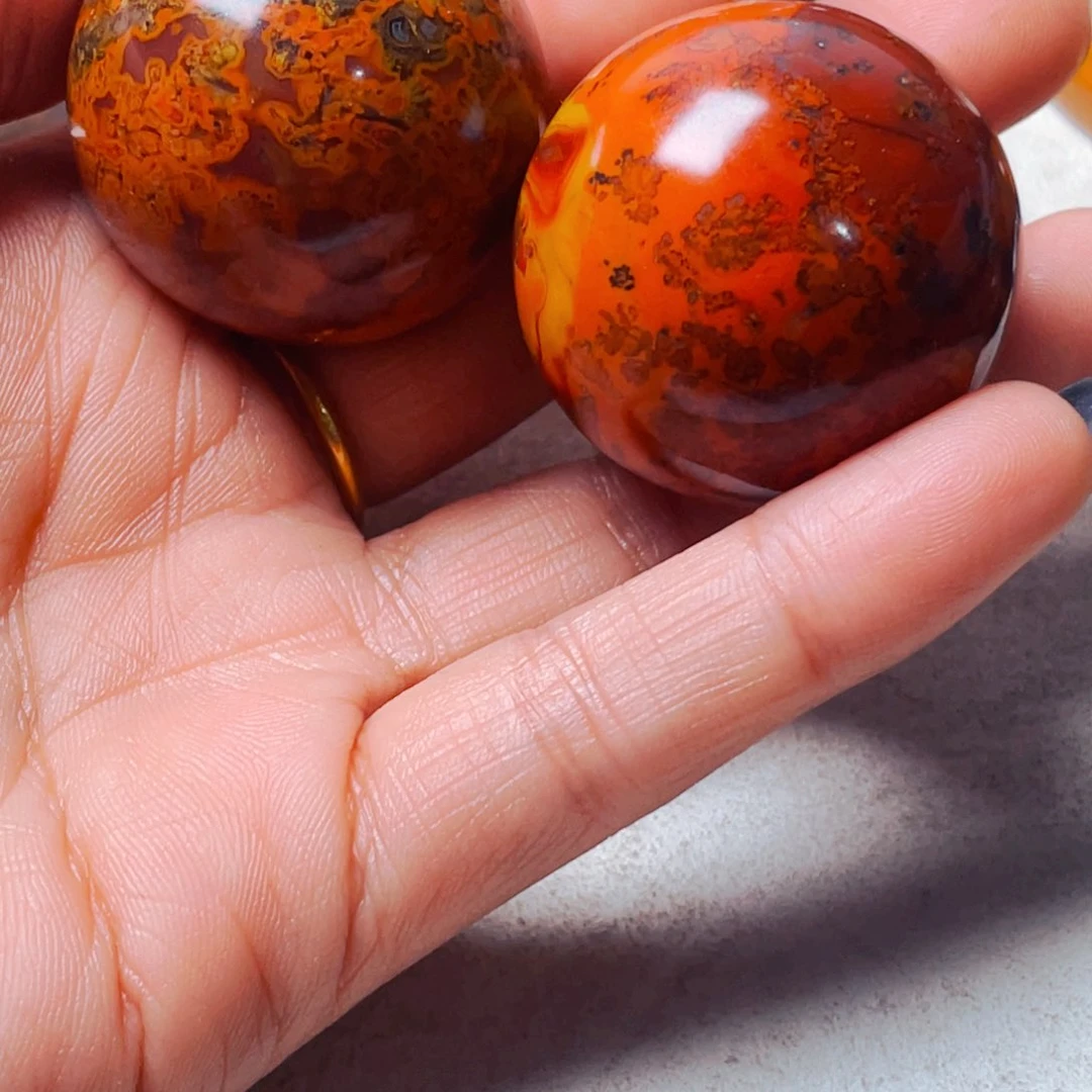 未镶嵌颈饰玛瑙/玉髓血*鹉