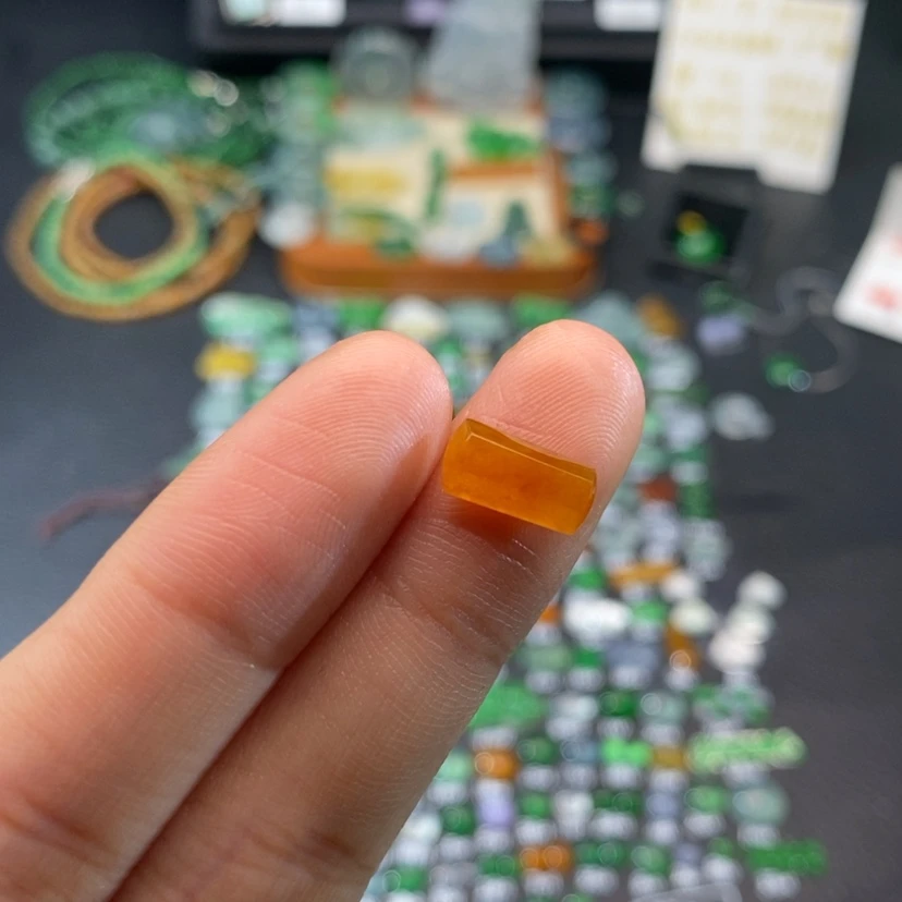 【闪购商品】翡翠挂件未镶嵌柱子