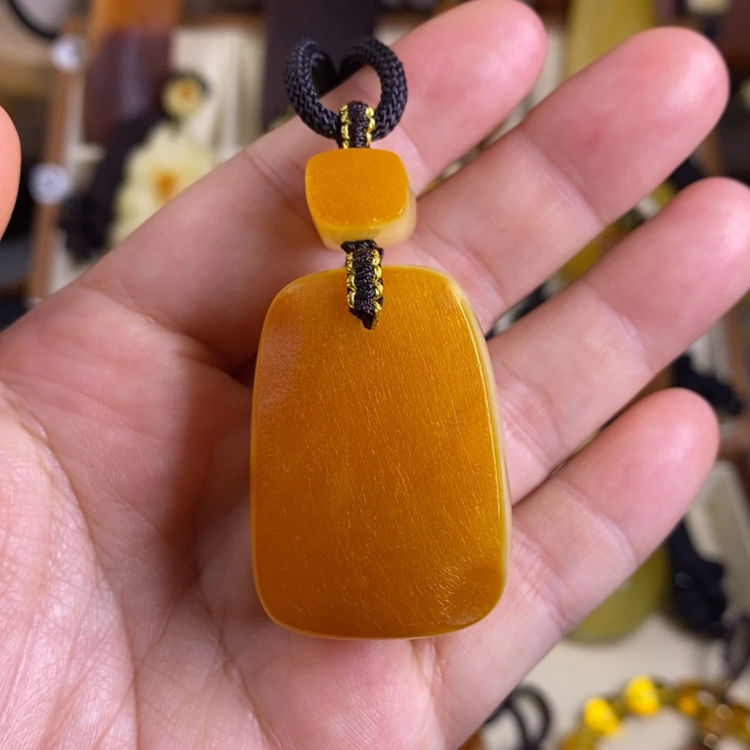 蜜蜡未镶嵌裸石大漠