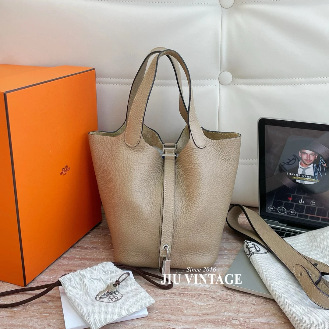 99新 Hermes/爱马仕 菜篮子18风衣灰银扣U刻盒子BJM2-7978