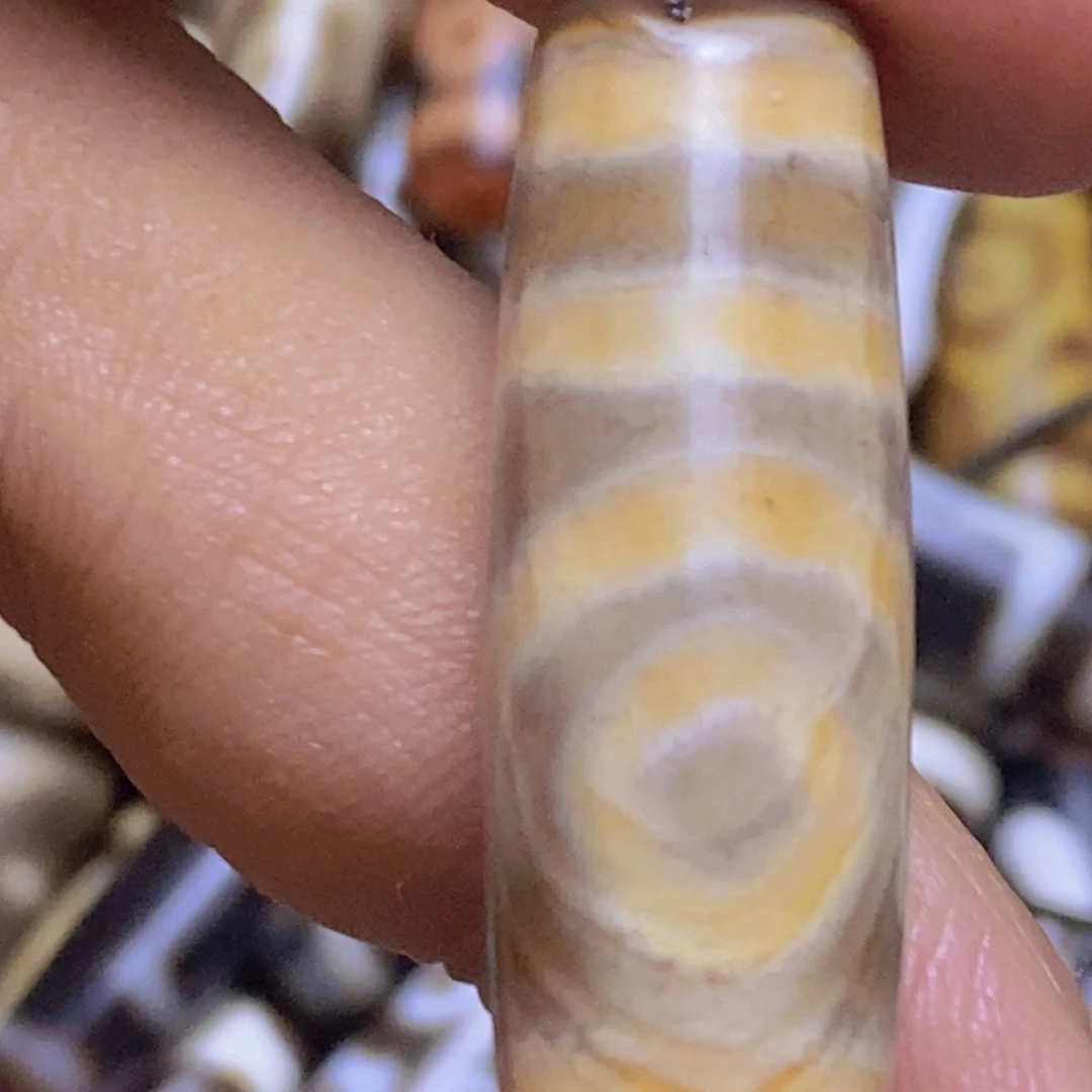 违***称玛瑙/玉髓颈饰未镶嵌