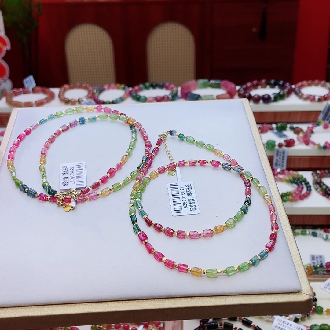 未镶嵌颈饰碧玺多样性发其一