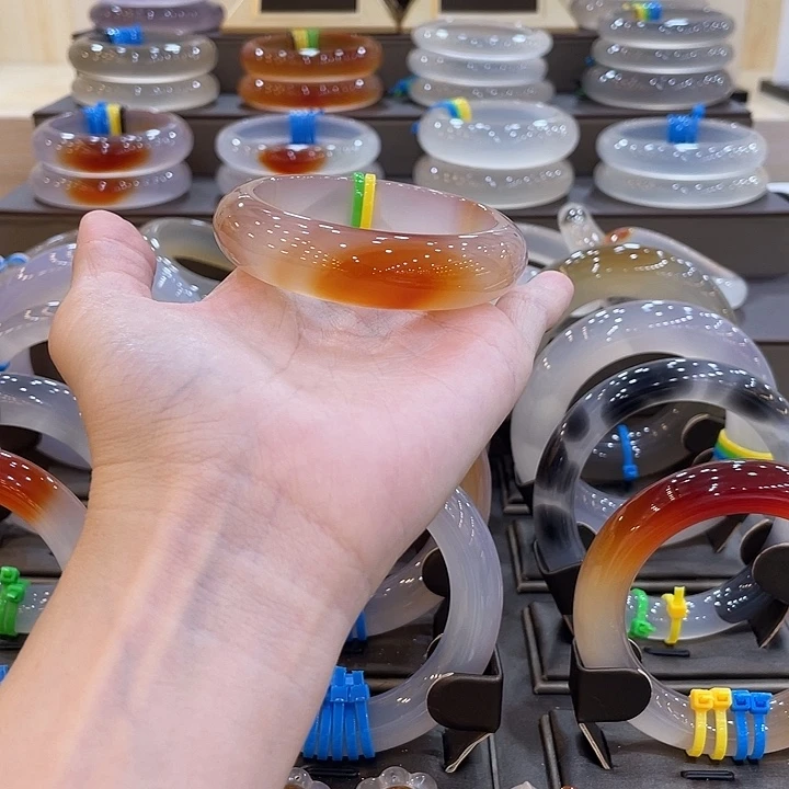 玛瑙/玉髓未镶嵌手镯