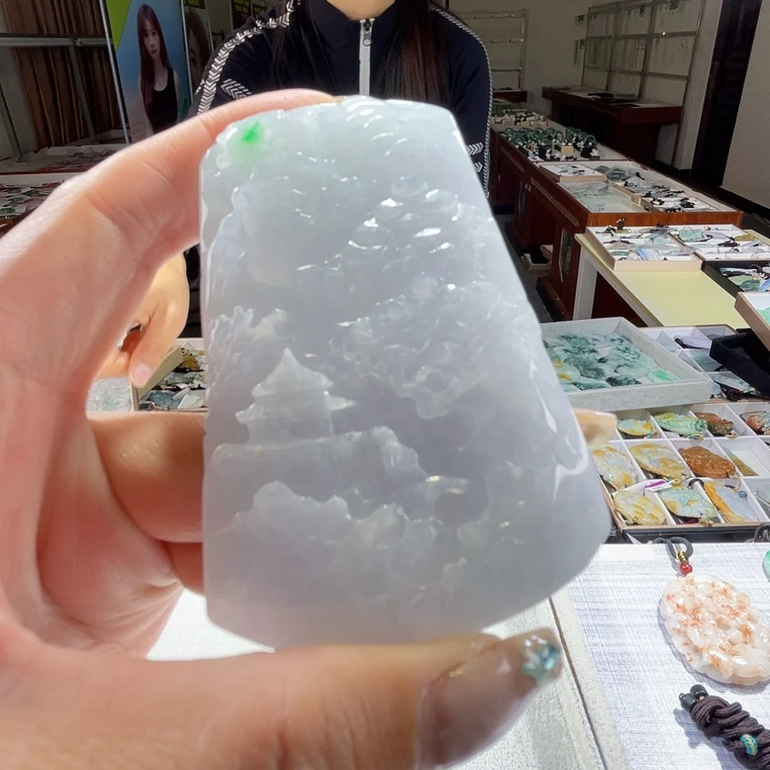 翡翠未镶嵌颈饰一