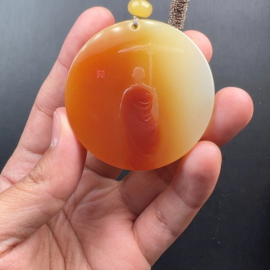 石英质玉（黄龙玉）未镶嵌颈饰