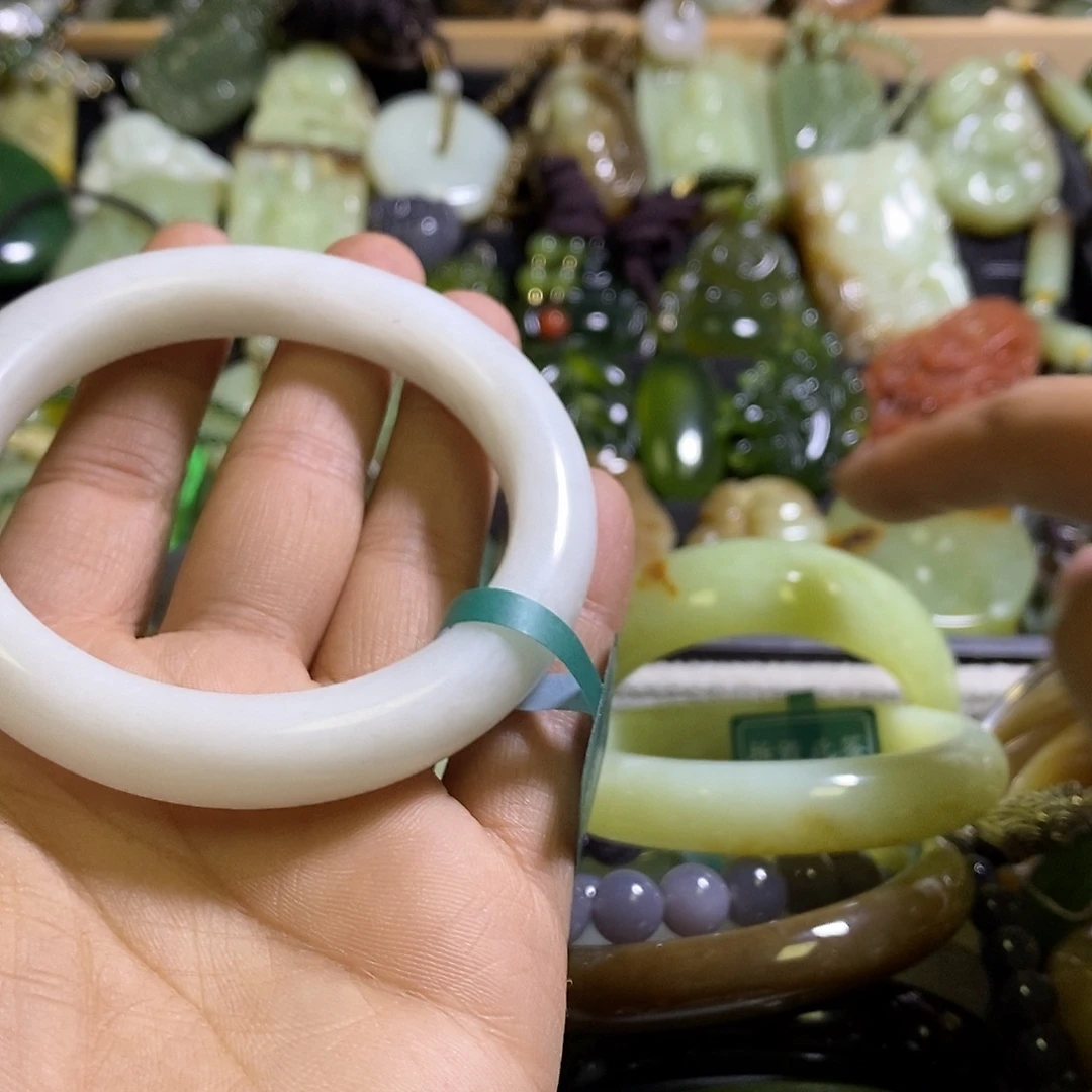 和田玉未镶嵌手镯59口径