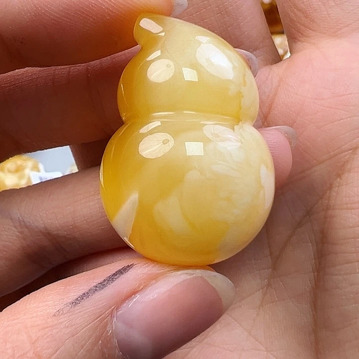 蜜蜡未镶嵌珠宝奇石