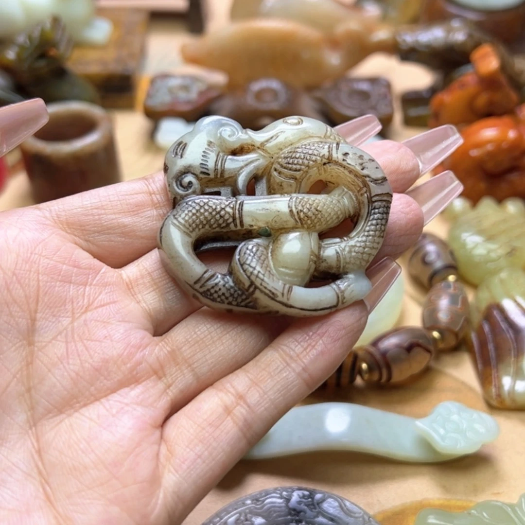 【闪购商品】蛇纹石玉颈饰未镶嵌