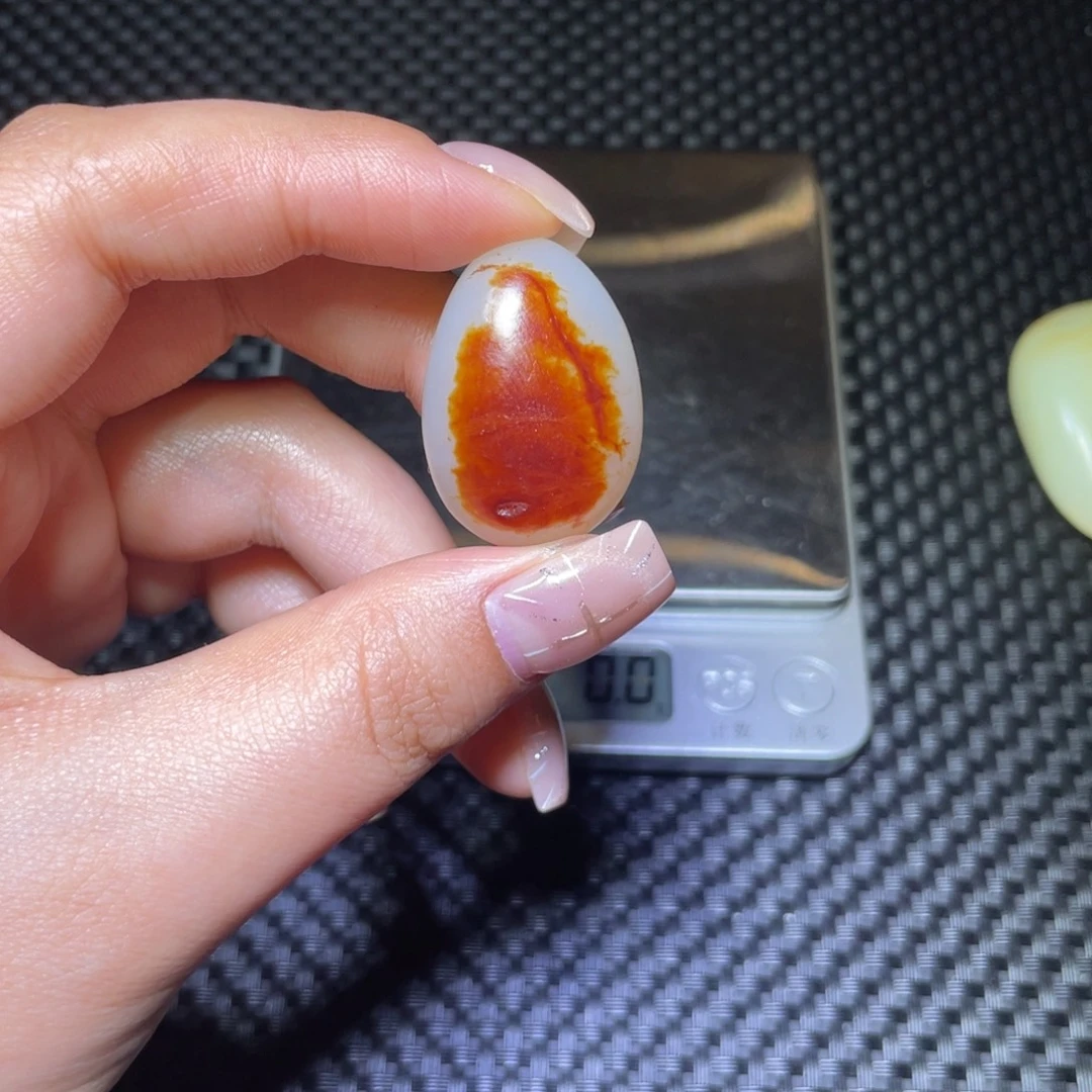 虎***子和田玉（糖玉）未镶嵌颈饰