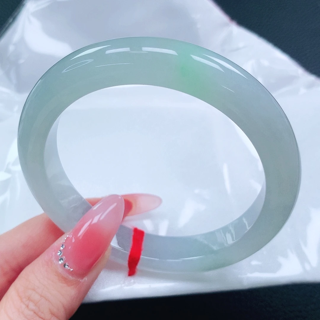 翡翠手镯未镶嵌57圈