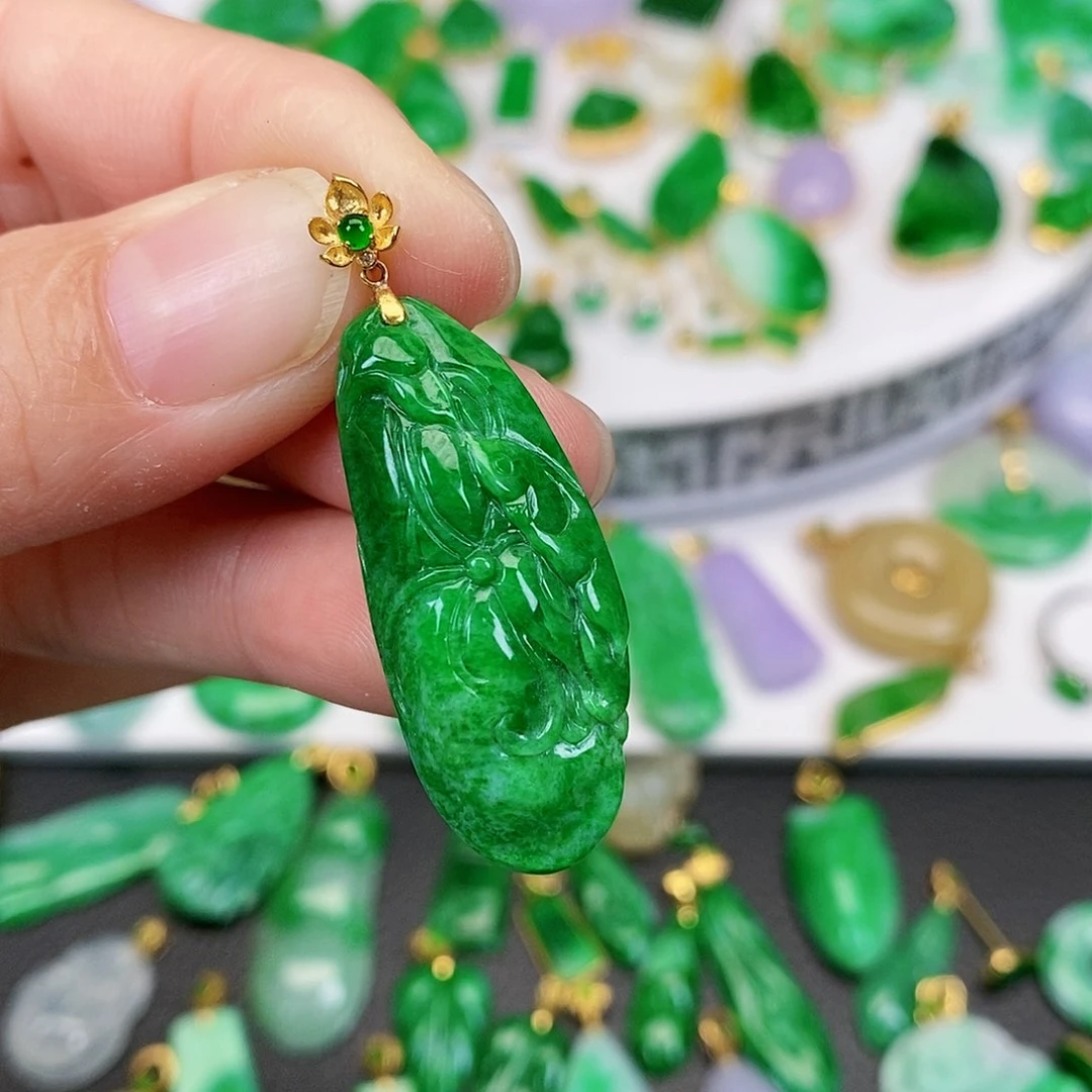 翡翠吊坠(不含链)18K金镶嵌