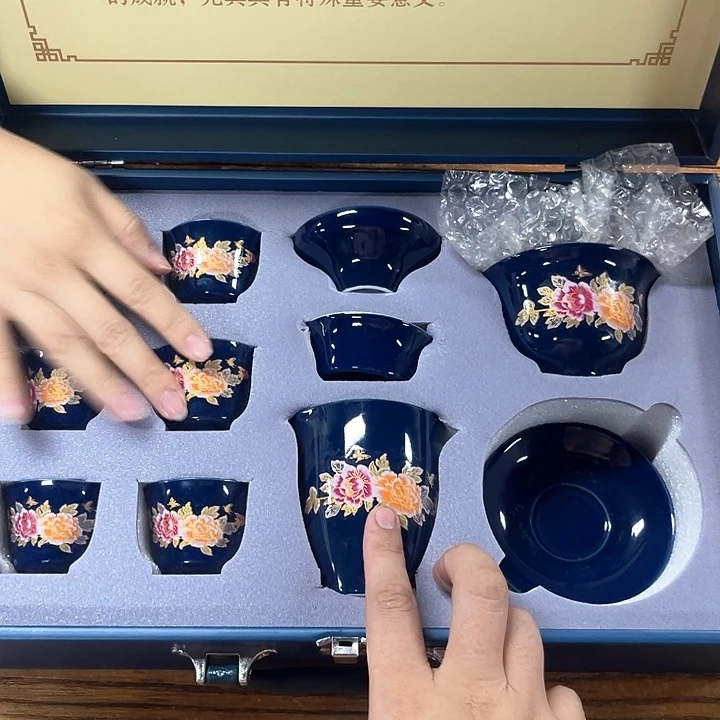 孤品茶具套装等。
