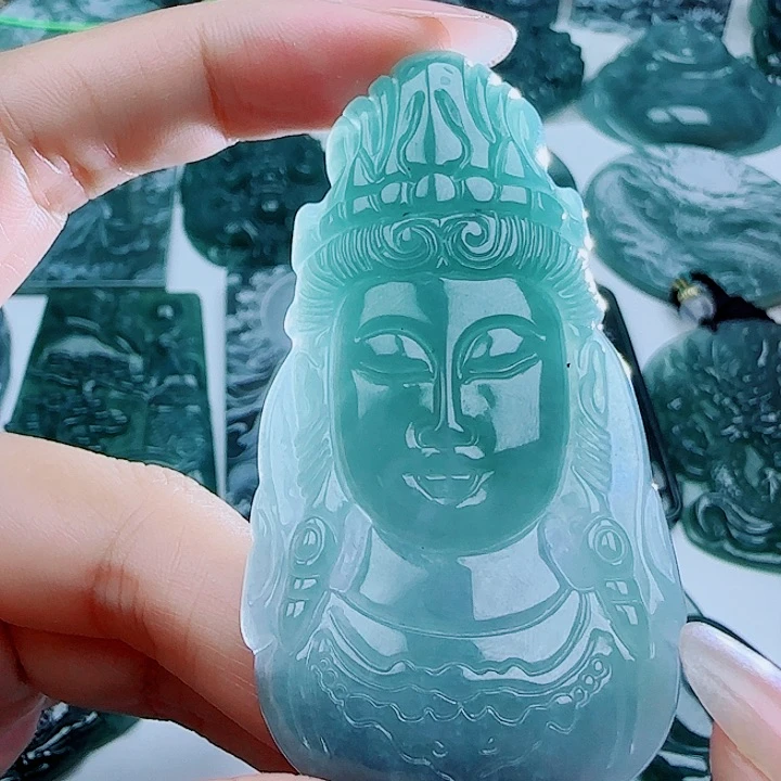 翡翠未镶嵌颈饰多样性发货天然的A货翡翠