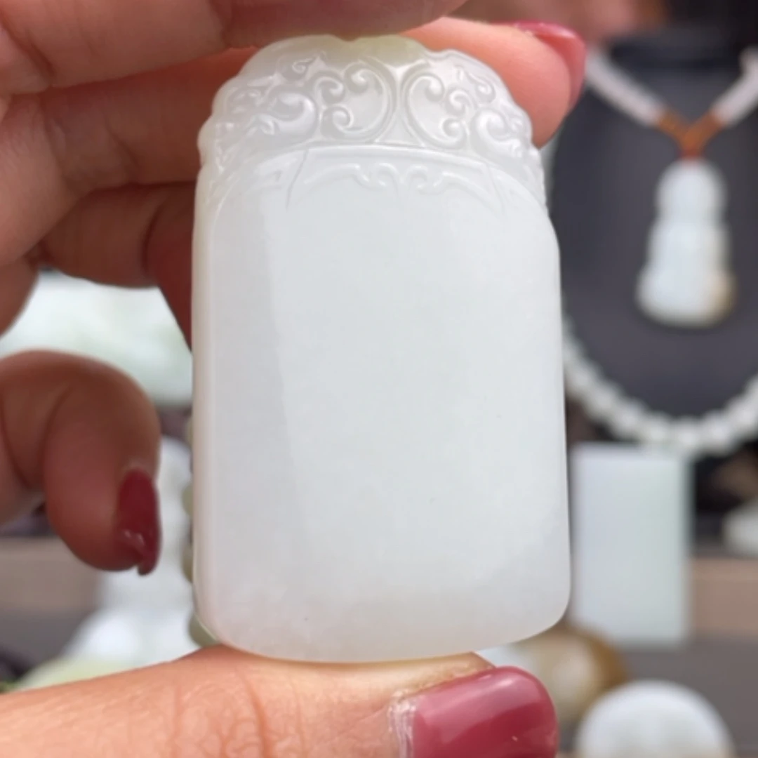 【闪购商品】颈饰未镶嵌和田玉