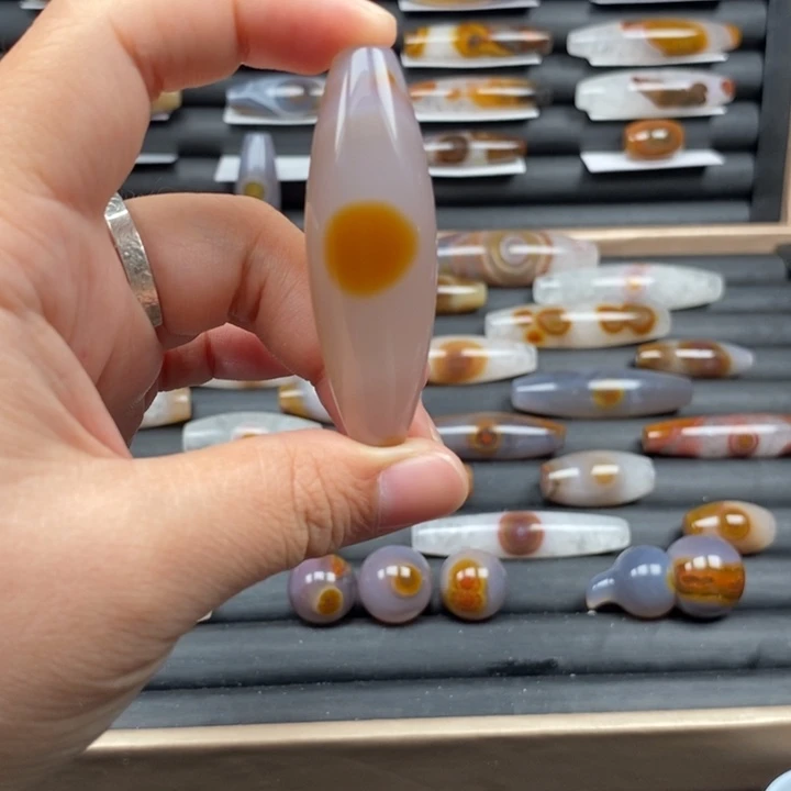 玛瑙/玉髓未镶嵌颈饰