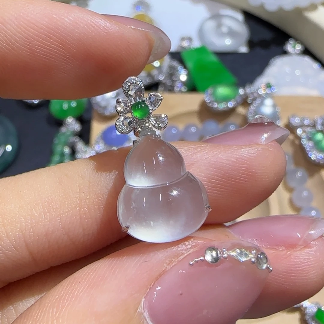 翡翠18K金镶嵌颈饰精品