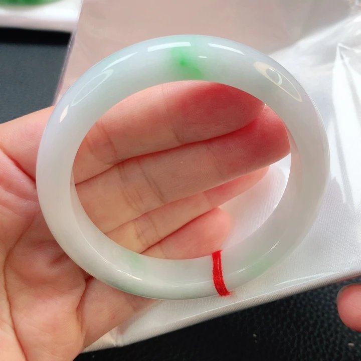 翡翠手镯未镶嵌56.8正