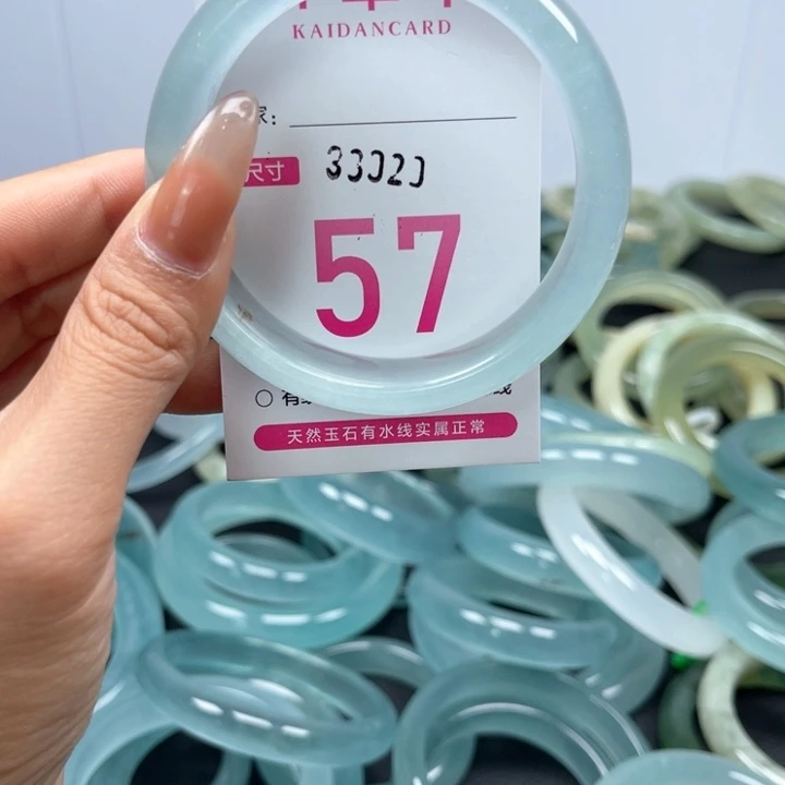 石英岩玉手镯未镶嵌