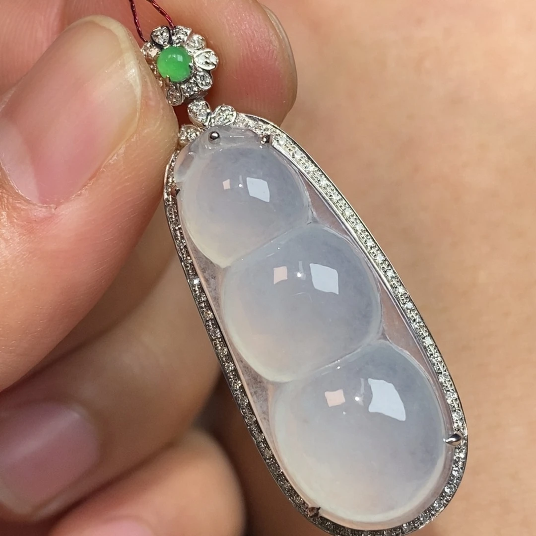 翡翠颈饰18K金镶嵌豆