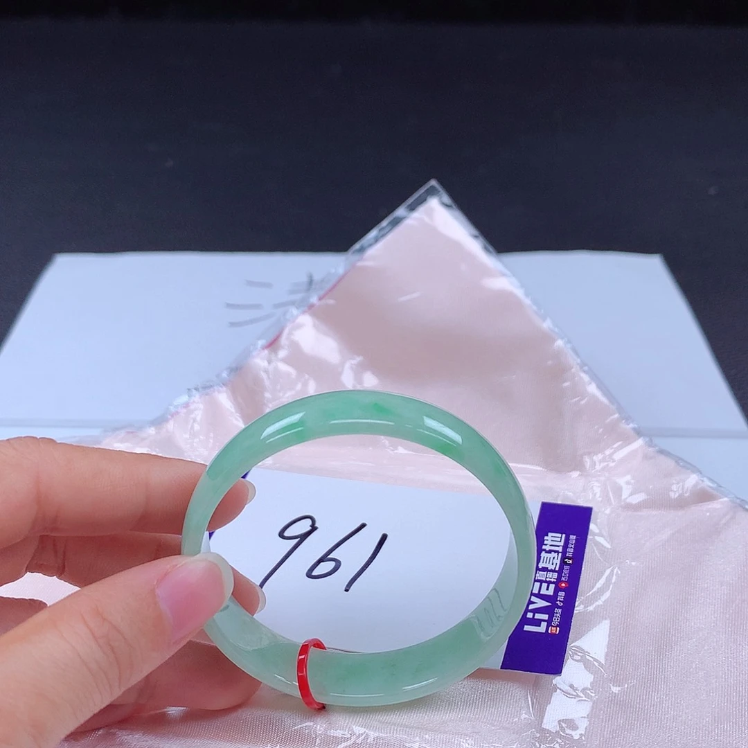 翡翠手镯未镶嵌手镯001265