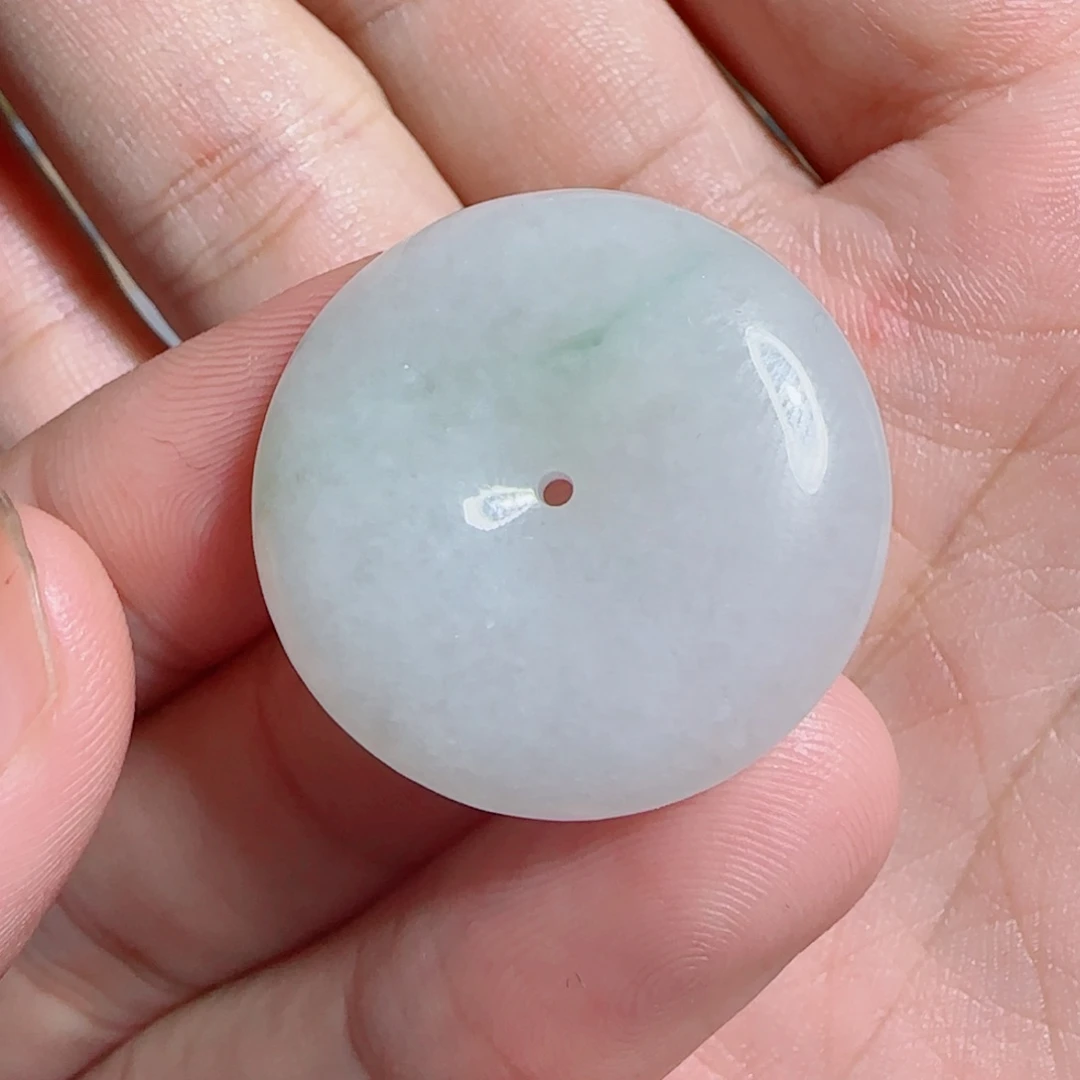 翡翠未镶嵌颈饰平安扣