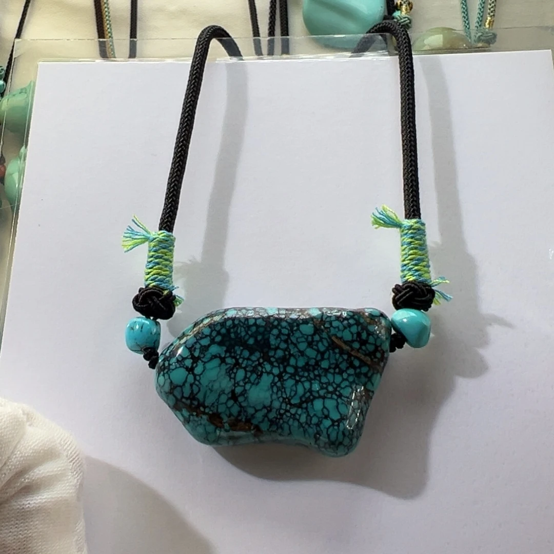 绿松石未镶嵌挂件