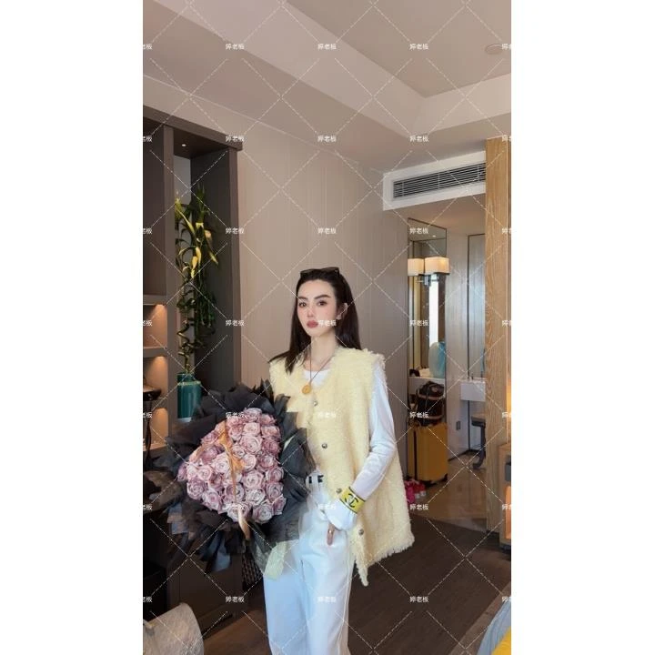『婷老板』新款、毛边百搭小香风马甲111-5
