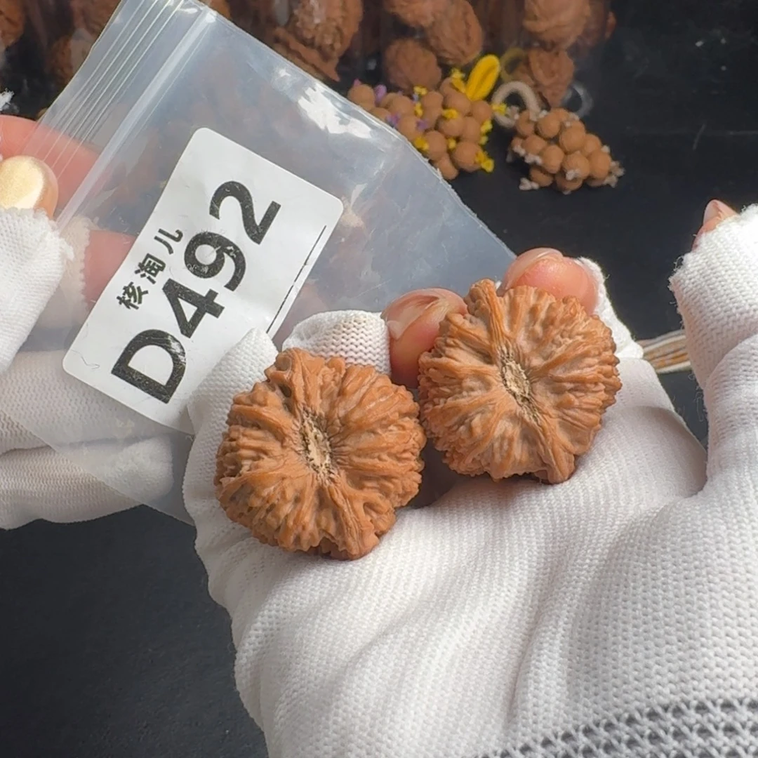 文玩核桃把件35塔尖D492