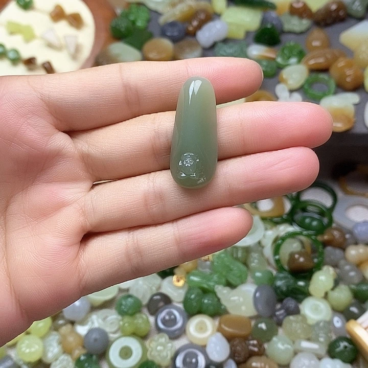 未镶嵌和田玉挂件